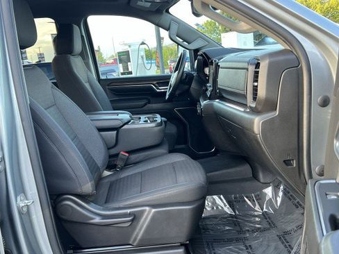 Used 2024 Chevrolet Silverado 3500 LT w/ Convenience Package image 28