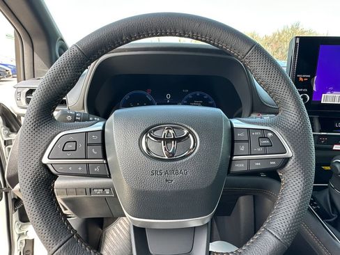 New 2026 Toyota Sienna XLE Woodland Edition image 23