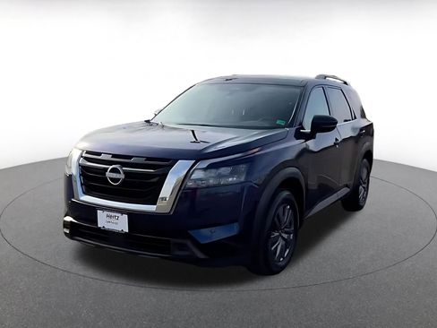 Used 2025 Nissan Pathfinder SV image 7