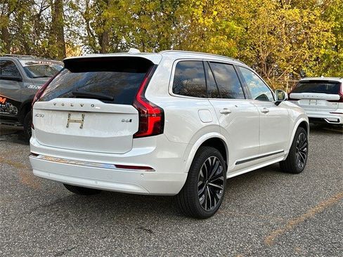 New 2026 Volvo XC90 B6 Ultra w/ Protection Package image 2
