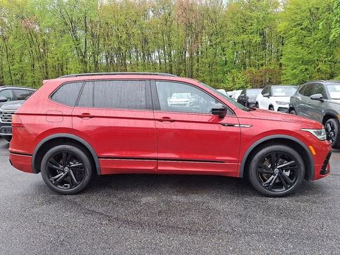Certified 2024 Volkswagen Tiguan SE R-Line AWD/4WD image 12