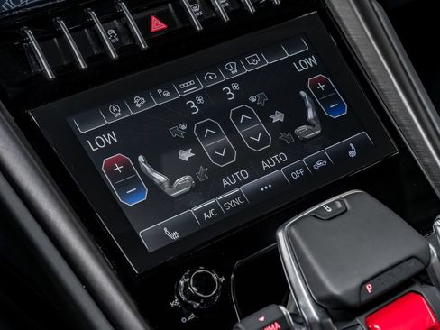 Used 2024 Lamborghini Urus S AWD/4WD image 27