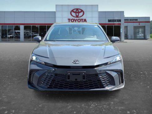Certified 2025 Toyota Camry SE w/ Convenience Package image 2
