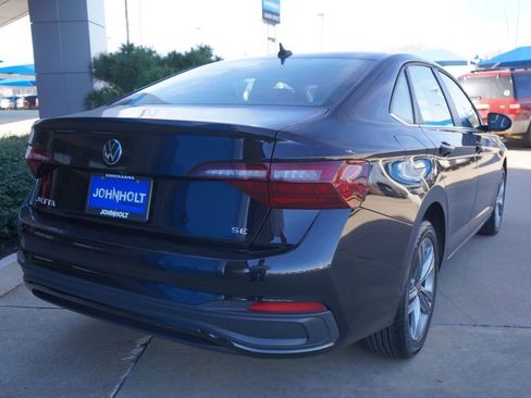 Used 2024 Volkswagen Jetta SE image 10