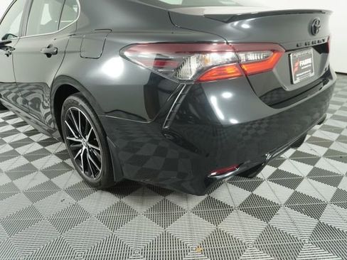 Used 2024 Toyota Camry SE w/ Convenience Package image 12