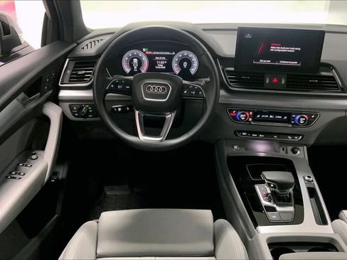 Certified 2025 Audi Q5 2.0T Premium w/ Convenience Plus Package image 13