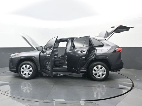 Used 2024 Toyota RAV4 LE FWD image 31