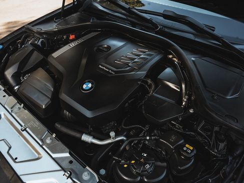 Used 2019 BMW 330i Sedan w/ Convenience Package image 42