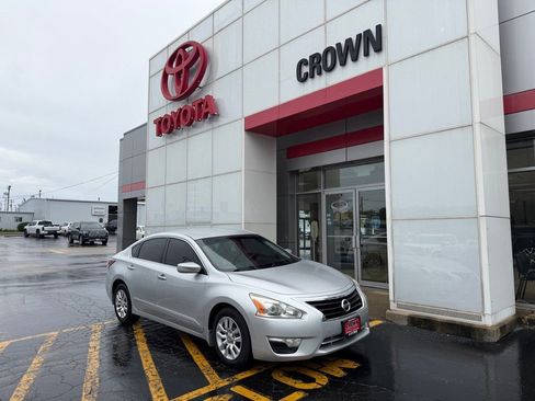Used 2014 Nissan Altima 2.5 S w/ Display Audio Package FWD image 1