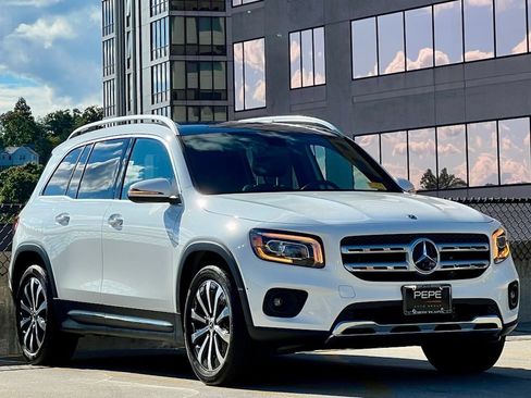 Certified 2023 Mercedes-Benz GLB 250 4MATIC image 1