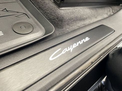 New 2025 Porsche Cayenne Coupe AWD/4WD image 17