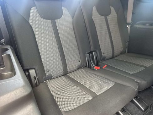 Used 2023 Kia Sorento LX FWD image 9