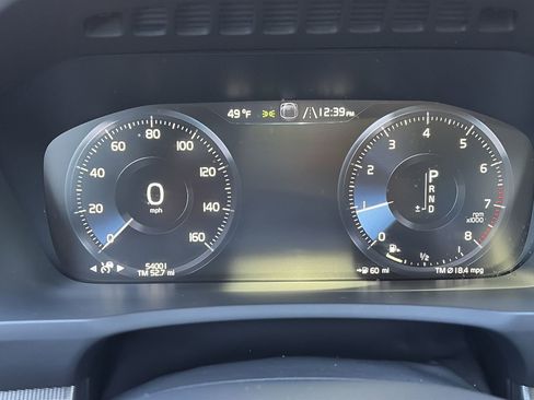 Used 2021 Volvo XC90 T6 R-Design w/ Protection Package Premier image 17