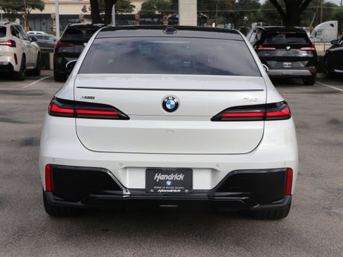 Certified 2025 BMW 740i xDrive AWD/4WD image 12