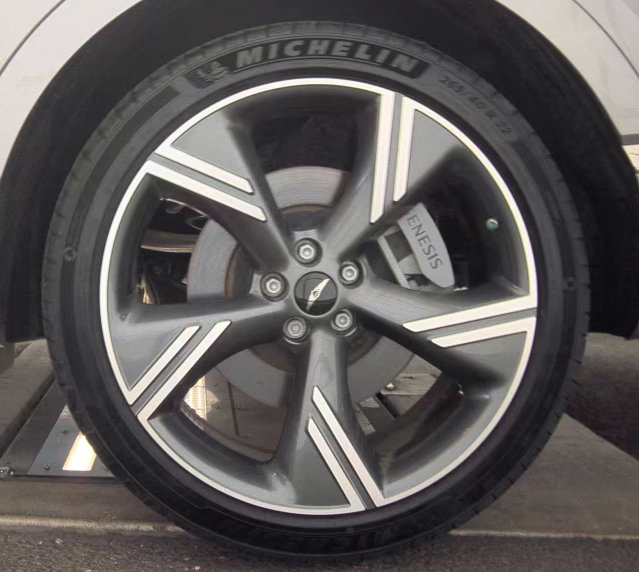 Used 2025 Genesis GV80 3.5T Prestige AWD/4WD image 11
