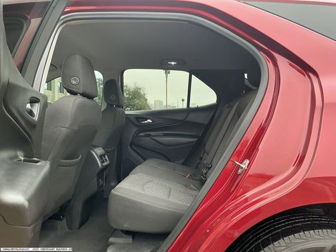 Used 2020 Chevrolet Equinox LT w/ Driver Convenience Package image 10