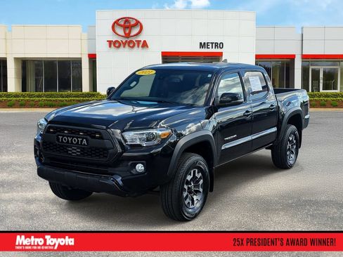 Certified 2021 Toyota Tacoma TRD Off-Road AWD/4WD image 1