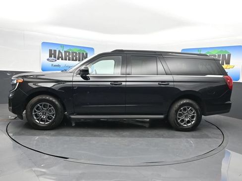 Used 2025 Ford Expedition Max Active AWD/4WD image 2