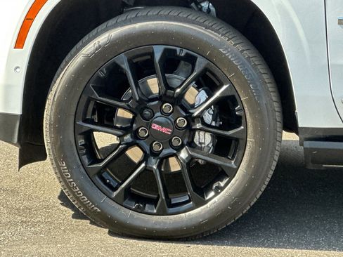 Certified 2026 GMC Yukon Denali w/ Sun & Power Step Package AWD/4WD image 29