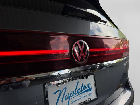 Used 2025 Volkswagen Atlas SE FWD image 31