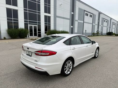 Used 2019 Ford Fusion SE FWD image 5