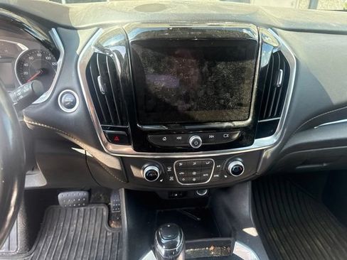 Used 2019 Chevrolet Traverse LT FWD image 14