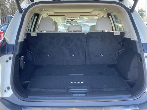 Used 2023 Nissan Rogue SL w/ SL Premium Package image 10
