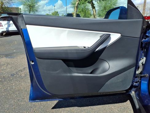 Used 2021 Tesla Model Y 2WD image 18