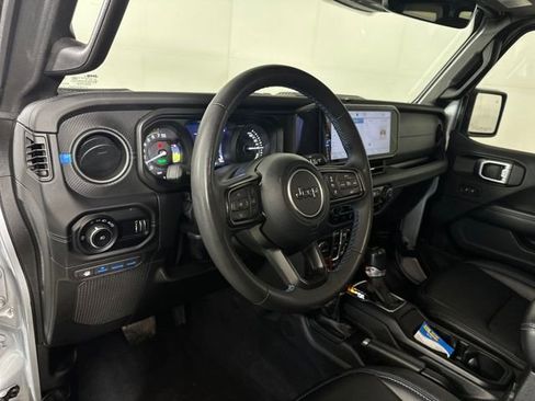 Used 2024 Jeep Wrangler Unlimited Rubicon 4xe image 13