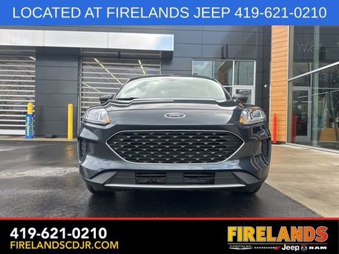 Used 2022 Ford Escape SE image 2
