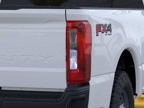 New 2026 Ford F250 XL w/ XL Off-Road Package AWD/4WD image 21