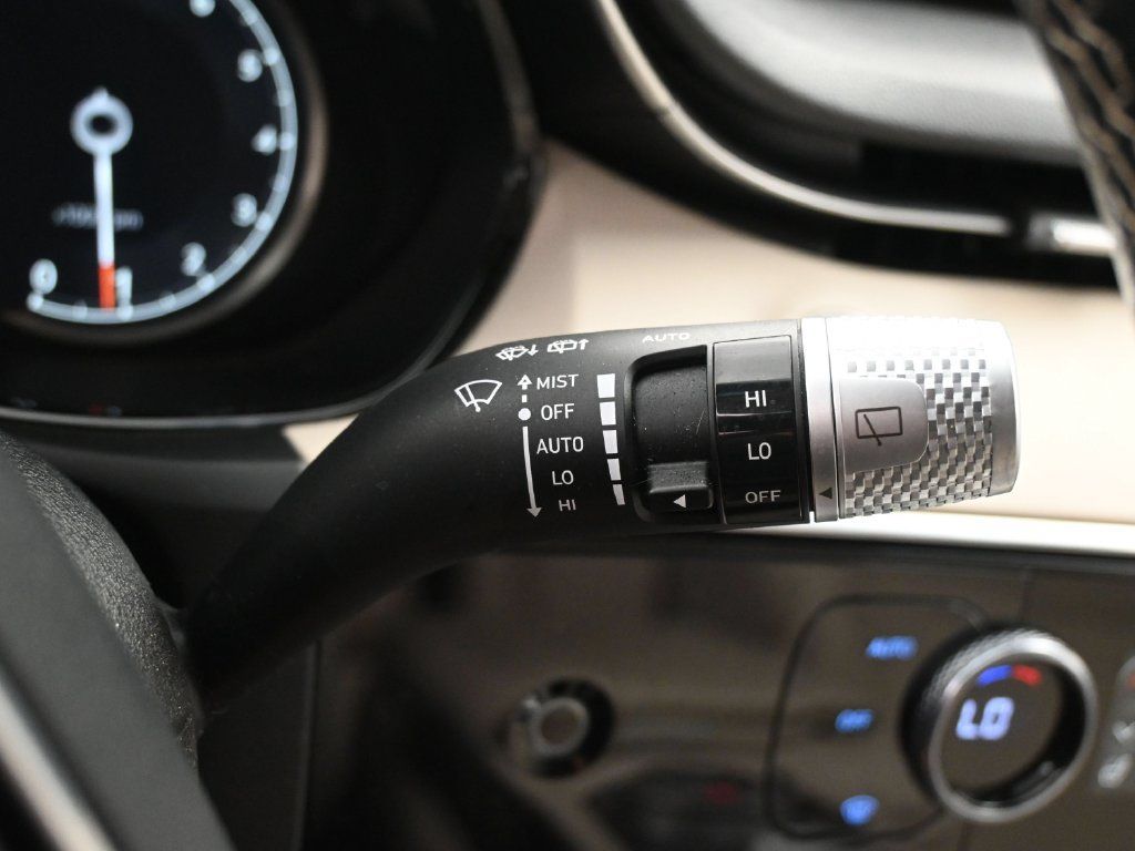 Used 2023 Genesis GV70 2.5T AWD/4WD image 18