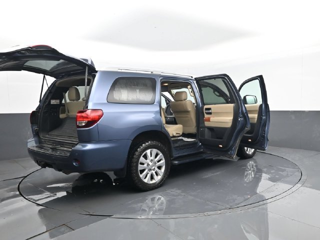 Used 2018 Toyota Sequoia Platinum AWD/4WD image 37