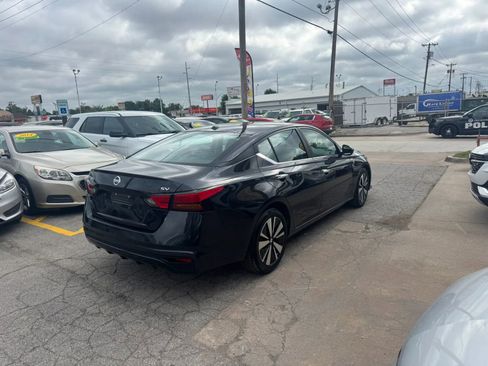 Used 2021 Nissan Altima 2.5 SV FWD image 4