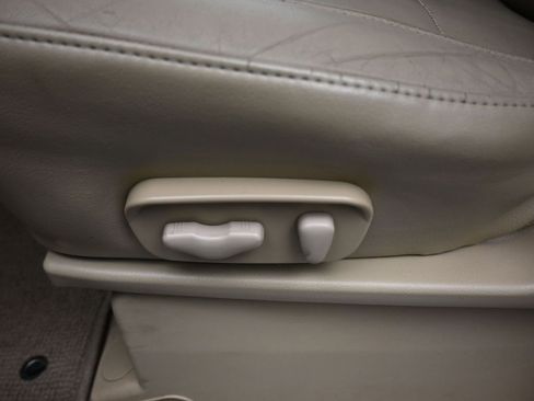 Used 2011 Nissan Armada Platinum w/ 2nd Row Captain Seat Pkg image 11