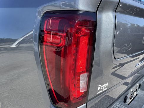 Used 2021 GMC Sierra 1500 AT4 w/ AT4 Value Package image 8