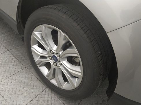 Used 2022 Ford Edge Titanium w/ Equipment Group 301A AWD/4WD image 31