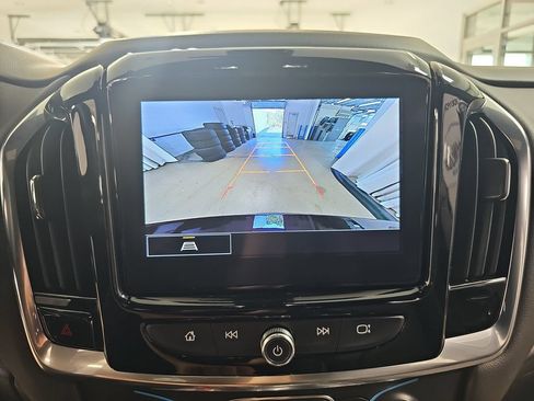 Certified 2023 Chevrolet Traverse LT FWD image 30