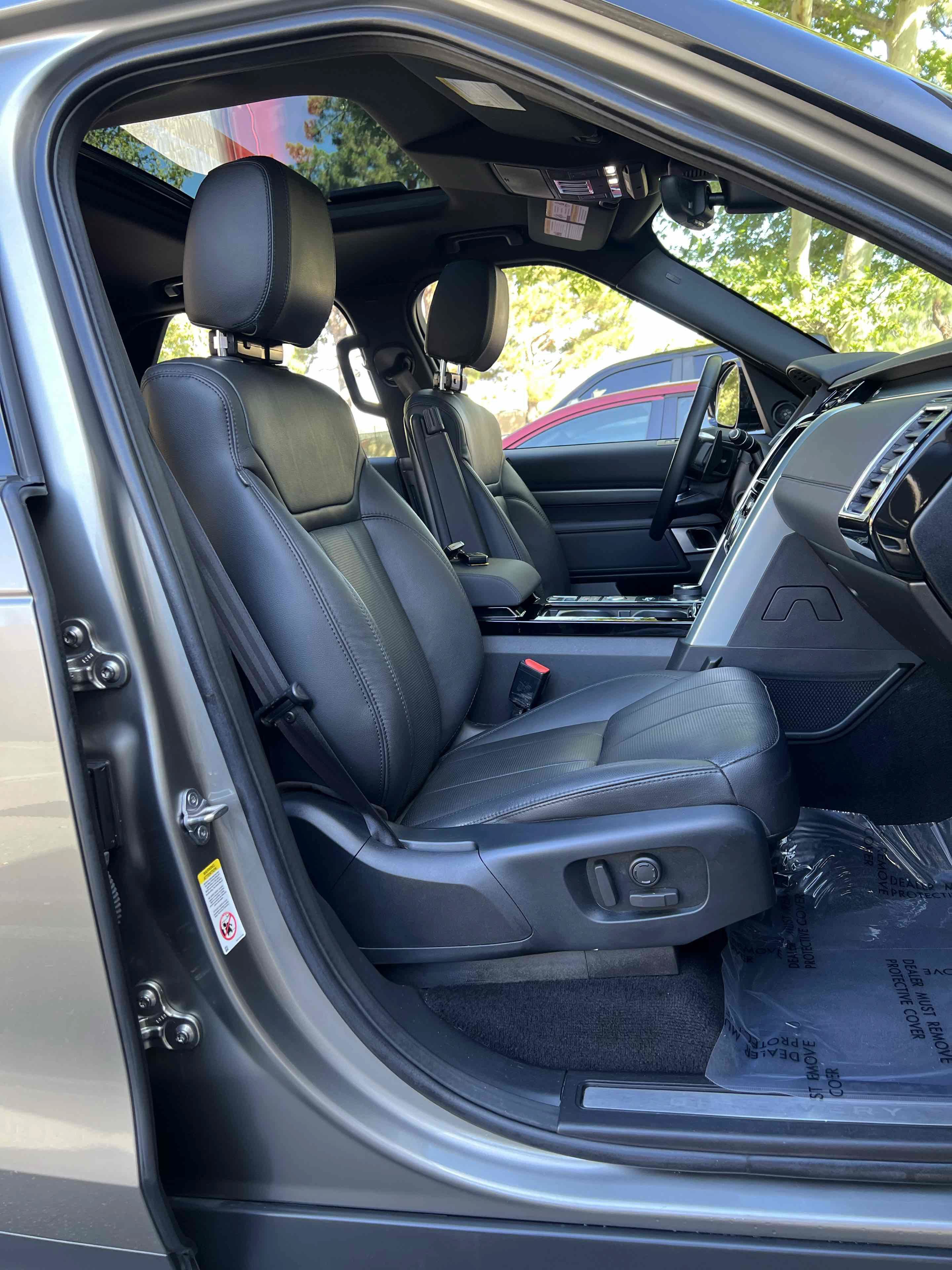 Used 2018 Land Rover Discovery HSE AWD/4WD image 47