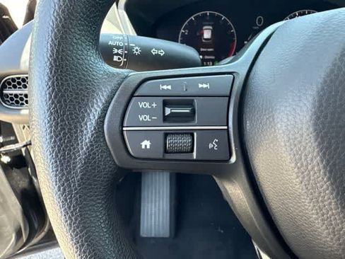 Used 2027 Honda HR-V LX image 12