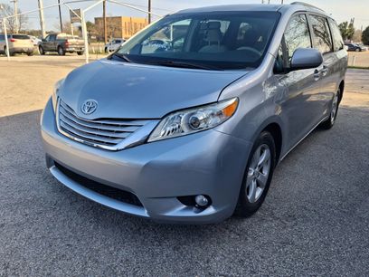 Used 2011 Toyota Sienna LE w/ Towing Pkg