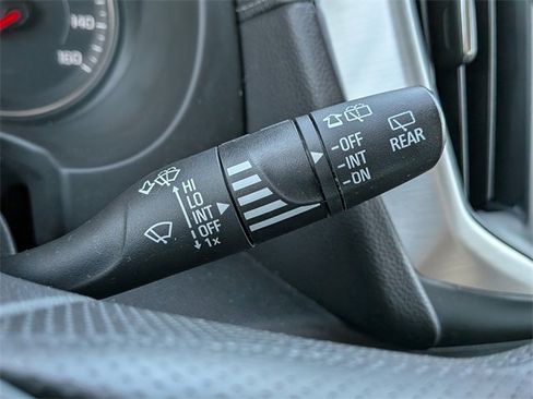 Used 2023 GMC Terrain SLE w/ Driver Convenience Package image 28