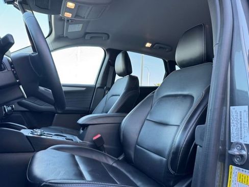 Used 2023 Ford Escape Platinum AWD/4WD image 9