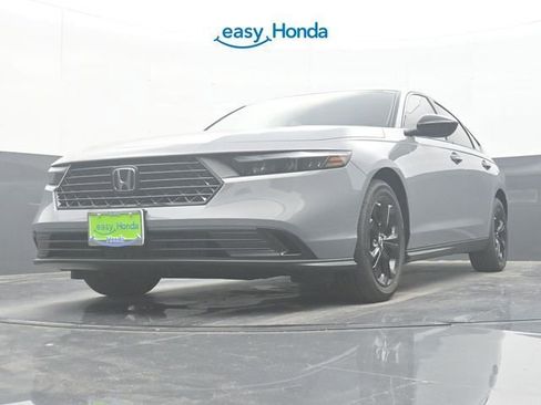 Used 2025 Honda Accord SE image 27