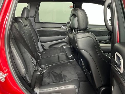 Used 2018 Jeep Grand Cherokee SRT AWD/4WD image 31