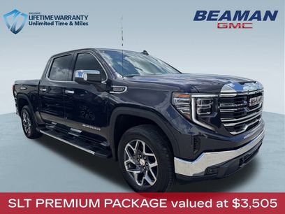 New 2025 GMC Sierra 1500 SLT w/ SLT Premium Package