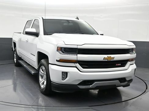 Used 2018 Chevrolet Silverado 1500 LT w/ All Star Edition image 8