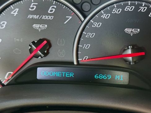 Used 2013 Chevrolet Corvette 427 w/ 1SB Preferred Equipment Group RWD image 13