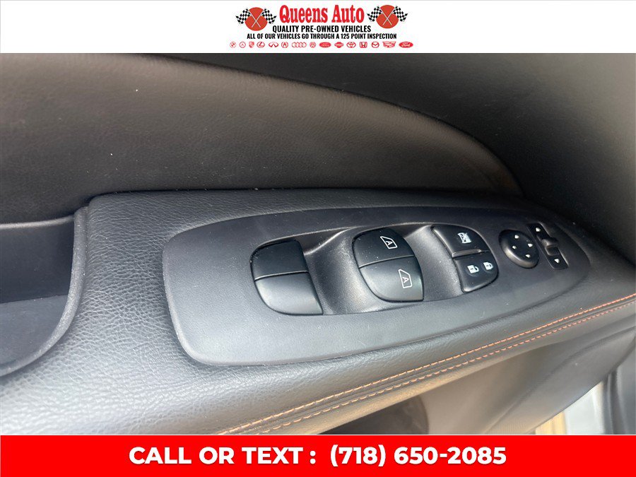 Used 2020 Nissan Pathfinder SL AWD/4WD image 45