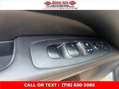 Used 2020 Nissan Pathfinder SL AWD/4WD image 45